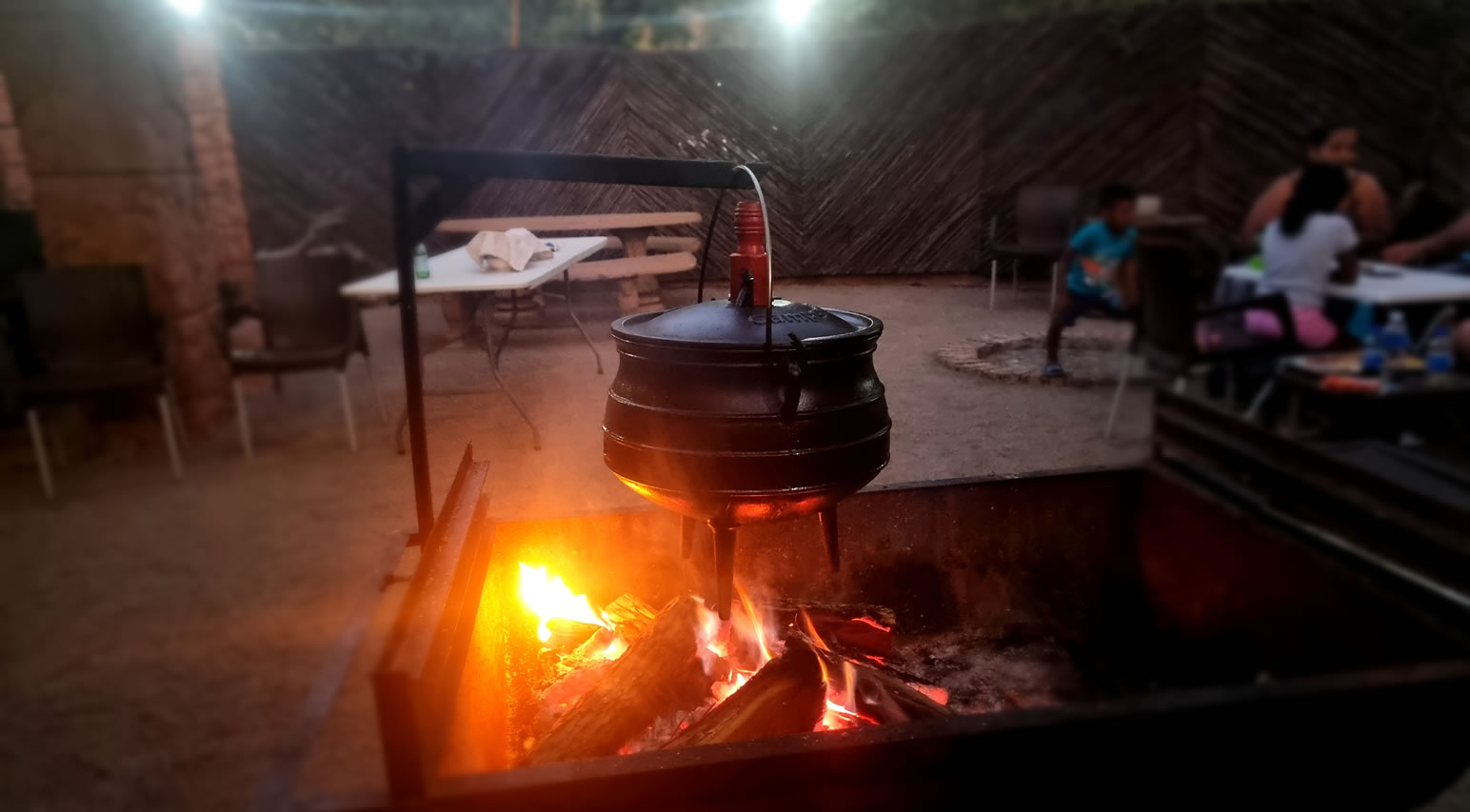Arianoglo Safari Lodge - Boma Potjiekos