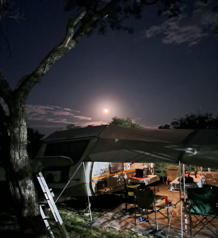Arianoglo SafariLodge (Campsite Night Time)